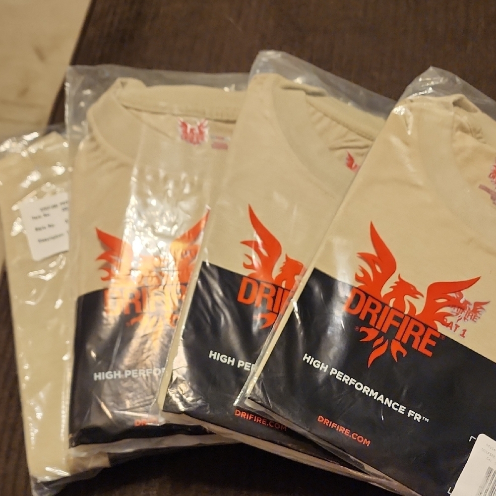 4 New DRIFIRE FR Long Sleeve Base Layer Work Tee Shirts. Size L